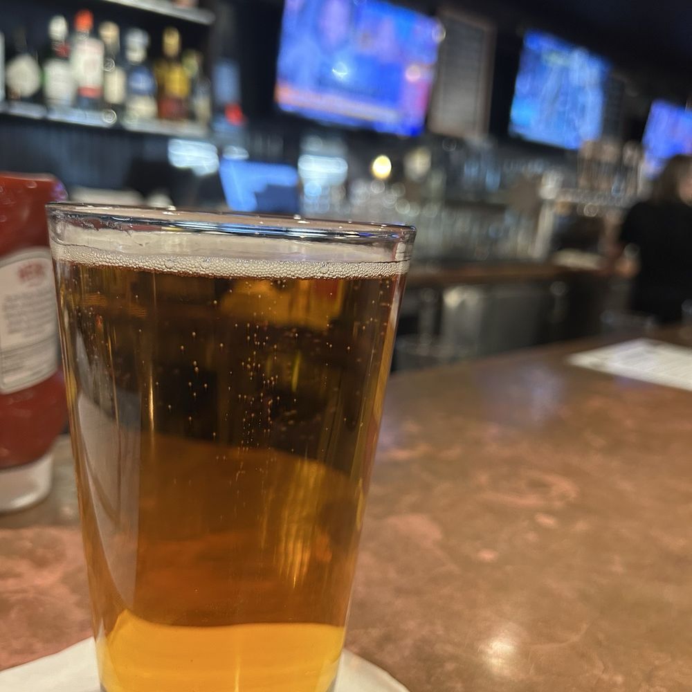 Penn Brewery - Penn Pilsner 5% ABV, 30 IBUs - Breweries Near Me - Pittsburgh, Pennsylvania