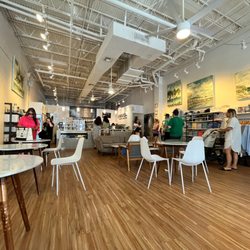 Amavida Coffee Roasters - Interior
