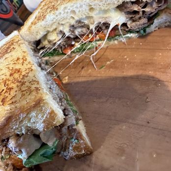 Finney's Crafthouse - Stevenson Ranch - Tri tip - New American Near Me - Stevenson Ranch, California
