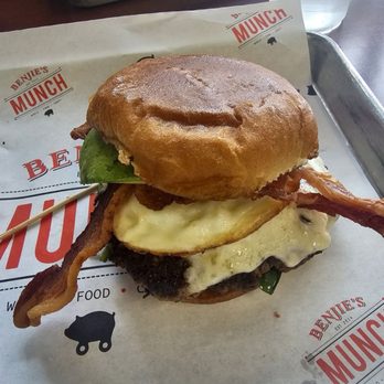 Benjies Munch - Hamburger on Keto Bread - Food Trucks Near Me - San Antonio, Texas