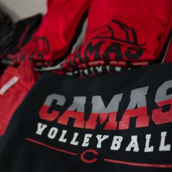 Brainless Tees - Moisture wicking practice jerseys, hoodies and more! Our online store for Camas Volleyball made their orders a sinch.
