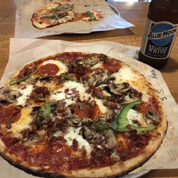 Blaze Pizza - Personal Pie with Pepperoni, mushrooms, bacon and green peepers. With a side of blue moon of course! - Pizza Near Me - Miami, Florida Blaze Pizza - Personal Pie with Pepperoni, mushrooms, bacon and green peepers. With a side of blue moon of course! - Pizza Near Me - Miami, Florida