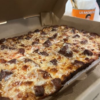 Crust Issues - Sausage&Onion Pie - Pizza Near Me - Norwalk, Connecticut