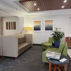 Holiday Inn Express & Suites Atascadero - Business center