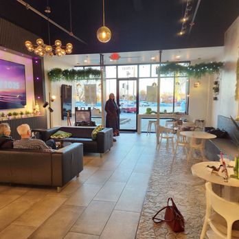 Umbrella Tea House - Open, comfortable seating. - Coffee & Tea Near Me - Mount Prospect, Illinois