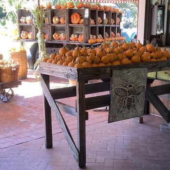 Casa de Fruta - Fruits & Veggies Near Me - Hollister, California