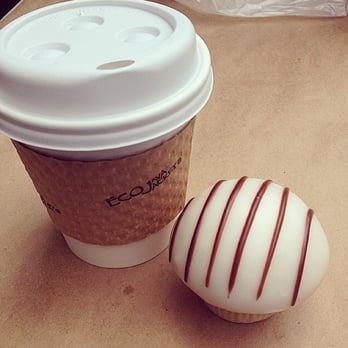 Diane's Bakery Cafe - Vanilla cupcake and coffee - Bakeries Near Me - Roslyn, New York Diane's Bakery Cafe - Vanilla cupcake and coffee - Bakeries Near Me - Roslyn, New York