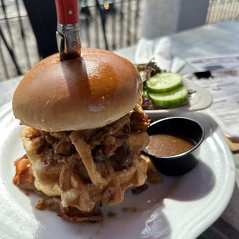 Gigglewaters - The commissionaire burger - American Near Me - Safety Harbor, Florida