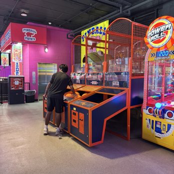 Pinball Pete's - Arcades Near Me - Ann Arbor, Michigan