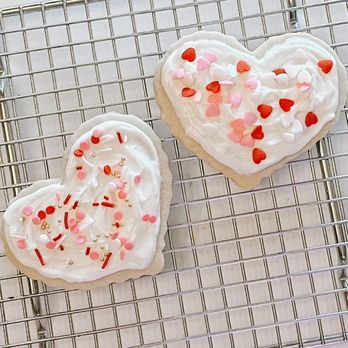 Bee Kind Cookie - Frosted Sugar Cookies - Desserts Near Me Bee Kind Cookie - Frosted Sugar Cookies - Desserts Near Me