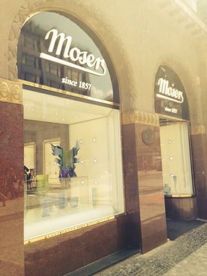 Moser Crystal by null