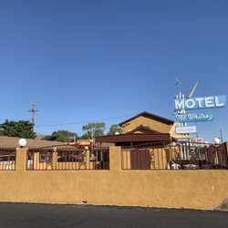 Mount Whitney Motel - Outside view of front of hotel