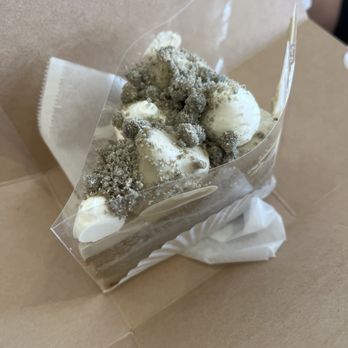 Gu-eum Cake & Bakery - Hojicha Sesame Crumble Cake - Bakeries Near Me - Saratoga, California Gu-eum Cake & Bakery - Hojicha Sesame Crumble Cake - Bakeries Near Me - Saratoga, California