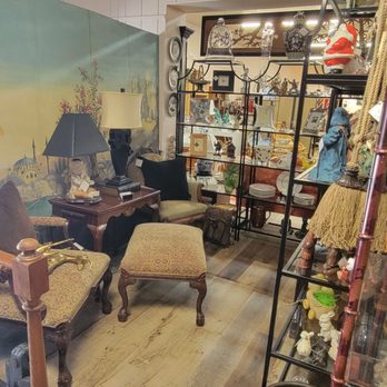 Vintage treasures - Antiques Near Me - Thomasville, Georgia Vintage treasures - Antiques Near Me - Thomasville, Georgia