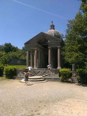 Sacro Bosco by null
