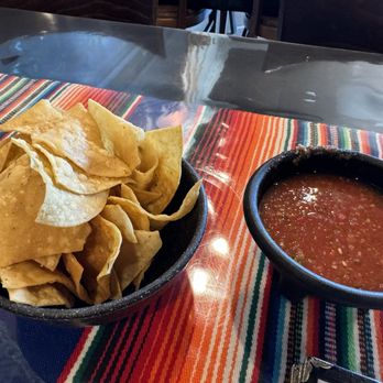 El Canario Carnitas - Complimentary chips and salsa - Mexican Near Me - Temecula, California
