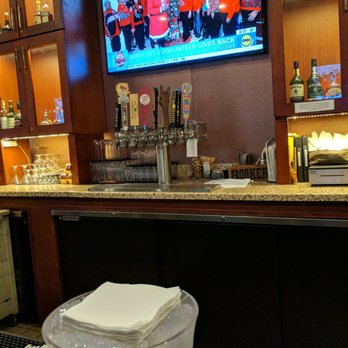 Hanover & Hardy's Public House - the bar area - Bars Near Me - Bolingbrook, Illinois