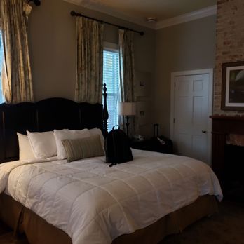 The Beaufort Inn - Luxury king suite - Bed & Breakfast Near Me - Beaufort, South Carolina