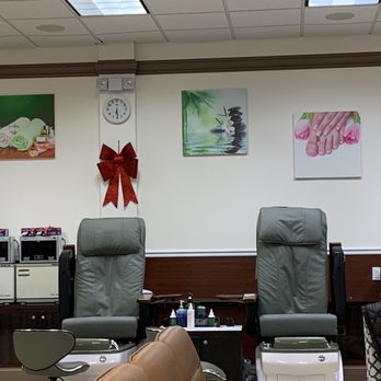 Young Nails & Spa 2 - Pedicure station - Nail Salons Near Me - Rochester, New York Young Nails & Spa 2 - Pedicure station - Nail Salons Near Me - Rochester, New York