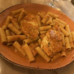 Rigatoni alla Vodka Mascarpone, basil chicken and topped with prosciutto