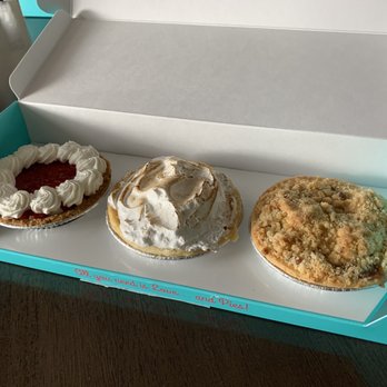 Flake Pie Co. - Raspberry Fields, Banana, Peach - Desserts Near Me - South Jordan, Utah