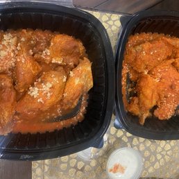 Hot garlic bone in 6 pc Chicken Wings Meal Hot garlic 4 pc Tenderloin Strips Meal Hot garlic bone in 6 pc Chicken Wings Meal Hot garlic 4 pc Tenderloin Strips Meal