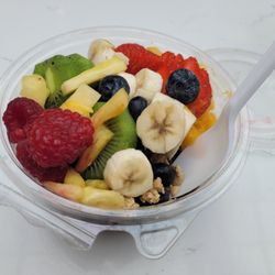 Pressed Juicery - Look at how colorful all the various fruits & granola in the Acai Bowl, which was delicious
