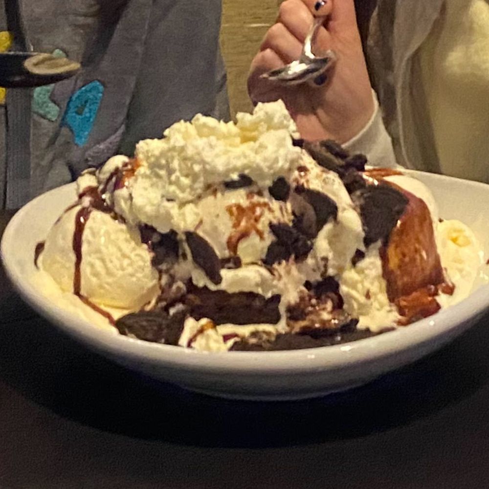 Oreo Brownie Sundae - Definitely big enough to share! Oreo Brownie Sundae - Definitely big enough to share!
