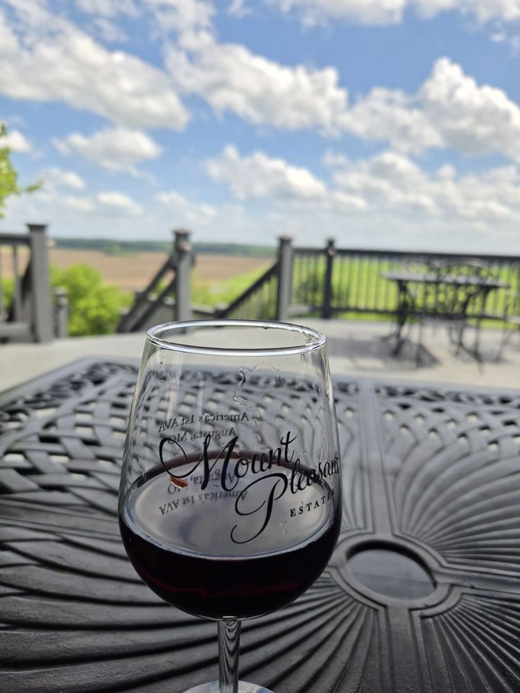 Mount Pleasant Estates - vineyard in Augusta, MO