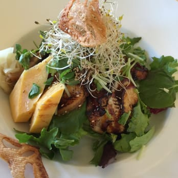 Green Leaf Sushi - Ungai Salad - Sushi Bars Near Me - Vancouver, British Columbia