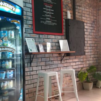 Hardings Burgers - Seating - Burgers Near Me - Reservoir, VIC Hardings Burgers - Seating - Burgers Near Me - Reservoir, VIC