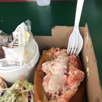 Footbridge Lobster - Cold lobster roll - Seafood Near Me - Ogunquit, Maine