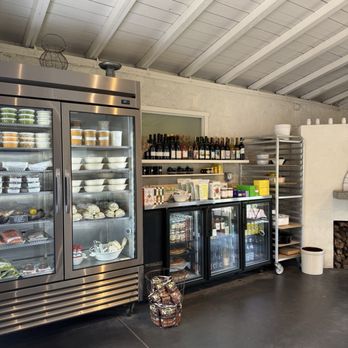Parkside Cafe - American Near Me - Stinson Beach, California