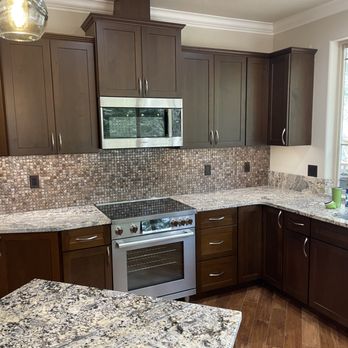Spaeth Contracting - Custom kitchen with tile backsplash, granite and cabinets - General Contractors Near Me Spaeth Contracting - Custom kitchen with tile backsplash, granite and cabinets - General Contractors Near Me