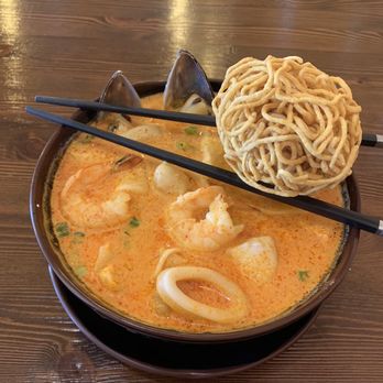 Khao Soi Thai - Mild spicy Khao soi with seafood - Thai Near Me - Studio City, California