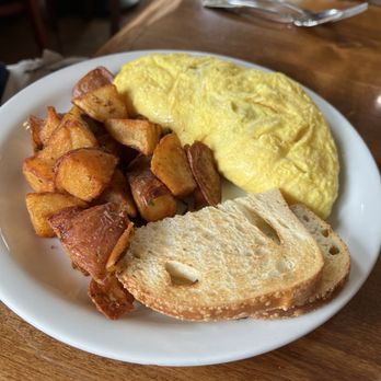 Solano Junction - Mushroom, sausage and cheese omelet. - Breakfast & Brunch Near Me - Albany, California Solano Junction - Mushroom, sausage and cheese omelet. - Breakfast & Brunch Near Me - Albany, California