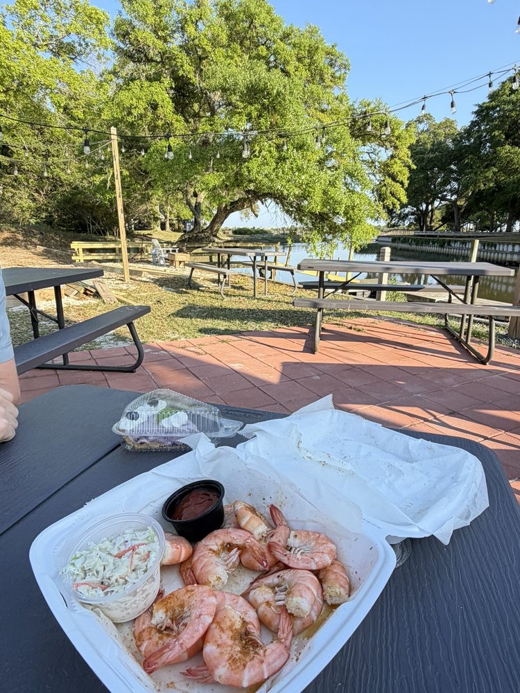 Bill's Seafood of Sunset Beach Logo