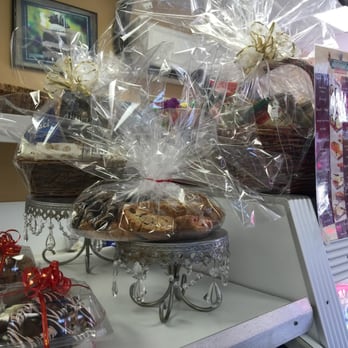 Aversa's Italian Bakery - Gifts - Bakeries Near Me - Margate, New Jersey