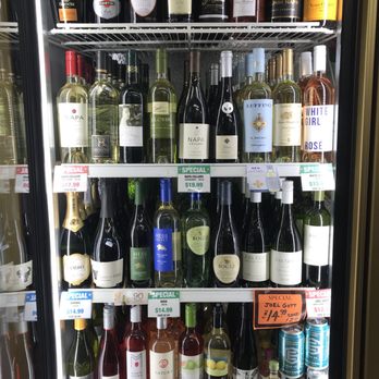 Denhard's Market - Bubbly and white wines - Grocery Near Me - San Francisco, California Denhard's Market - Bubbly and white wines - Grocery Near Me - San Francisco, California