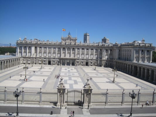 Catedral de Santa María la Real de la Almudena by null