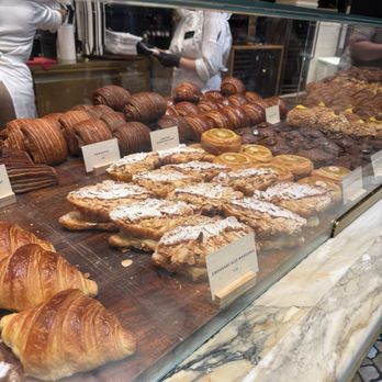 Starbucks Reserve Roastery - Incredible pastries - Cafeteria Near Me - Milan, Michigan Starbucks Reserve Roastery - Incredible pastries - Cafeteria Near Me - Milan, Michigan