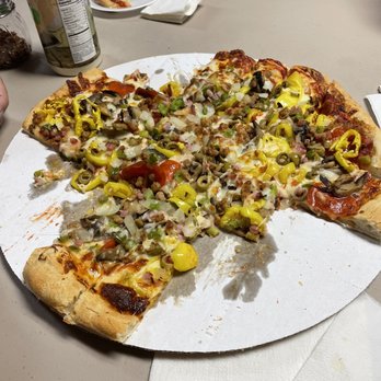 Steve’s Village Inn - Combo Pizza - Bars Near Me - Kingston, Ohio