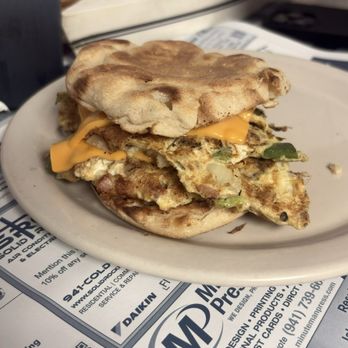 Minnie's Beach Cafe - Western Sandollar Sandwich - American Near Me - Holmes Beach, Florida