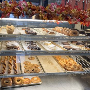 Cozy Cup Bakery & Cafe - The case - Bakeries Near Me - Berlin, Connecticut