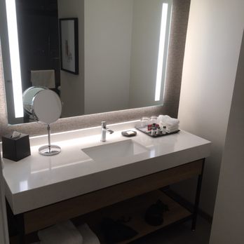 Sheraton Phoenix Downtown - Bathroom vanity - Hotels Near Me - Phoenix, Arizona