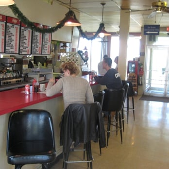 Dominic's  - Just act normal folks and ignore the creepy Yelper - Breakfast & Brunch Near Me - Haverhill, Massachusetts