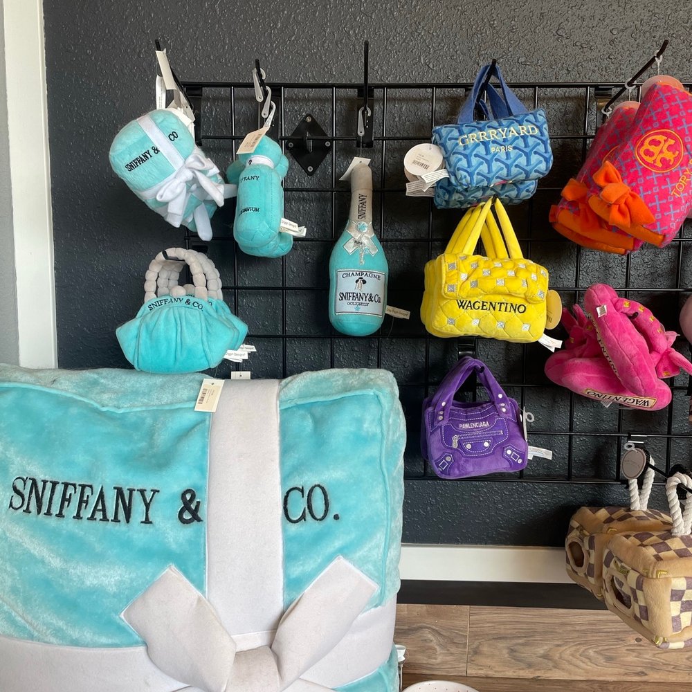 Bitches N Bubbles - Pet Groomers Near Me - Long Beach, California