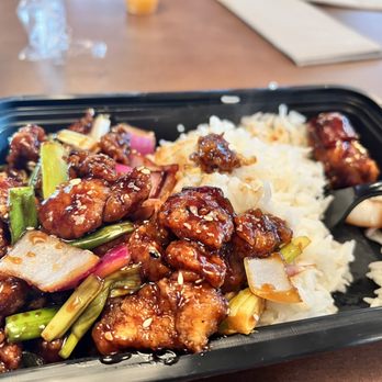 Big Bowl Chinese Express - Split the rice with my mom so half is on her plate:) - Chinese Near Me - Chicago, Illinois Big Bowl Chinese Express - Split the rice with my mom so half is on her plate:) - Chinese Near Me - Chicago, Illinois