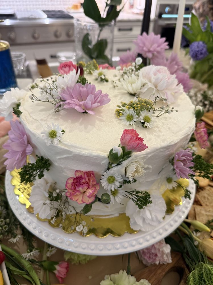 Katie's Cakes and Catering Logo