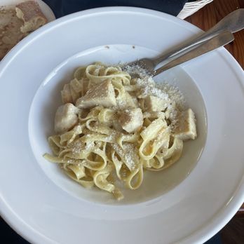 Pasta Pelican Restaurant - Fettuccine Alfredo Pasta - Italian Near Me - Alameda, California Pasta Pelican Restaurant - Fettuccine Alfredo Pasta - Italian Near Me - Alameda, California